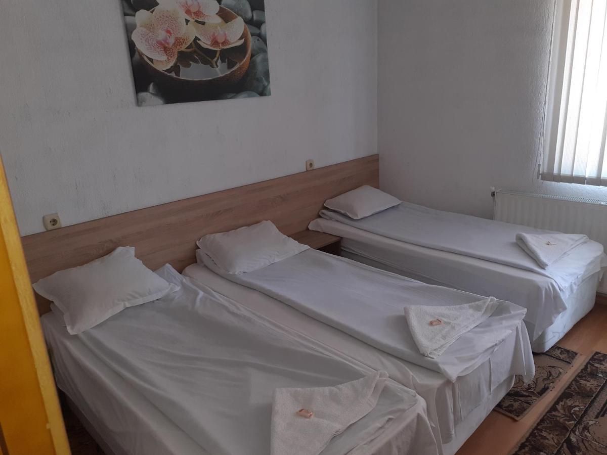 Teo'S Guest House Dospat Exterior photo