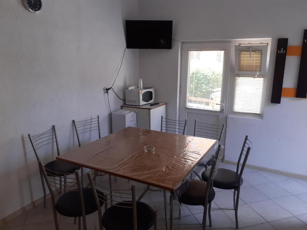 Teo'S Guest House Dospat Exterior photo