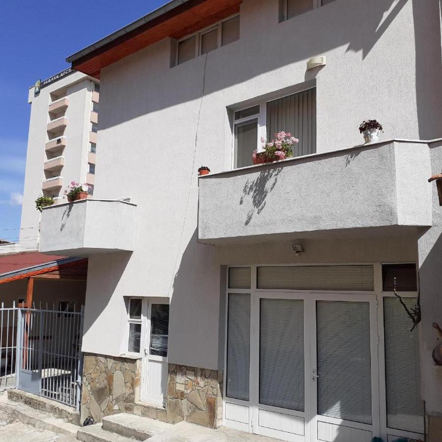 Teo'S Guest House Dospat Exterior photo